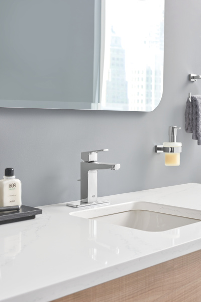 Набор аксессуаров 4 в 1 Grohe Essentials Cube 40847 001 (40847001) хром  Набор аксессуаров 4 в 1 Grohe Essentials Cube 40847 001 (40847001) хром
